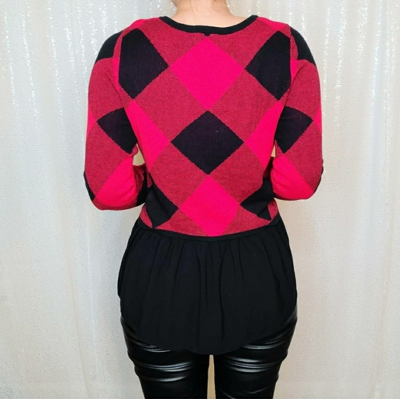 Colorblock Ruffle Hem Pullover Sweater - Picture 2 of 5